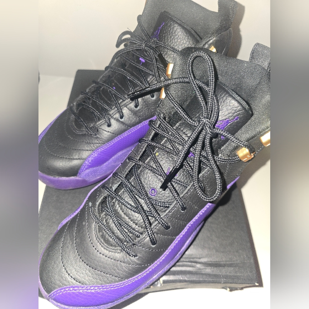 Jordan Retro 12 in Black and Purple - Picture 3 of 9